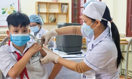 Học sinh mầm non, tiểu học ở 12 tỉnh, thành được thí điểm tiêm chủng tại trường học