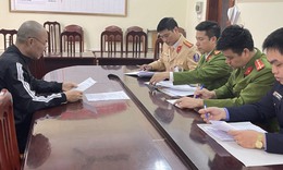 Đề nghị xử phạt 35 triệu đồng t&#224;i xế say rượu l&#225;i &#244;t&#244; đ&#226;m CSGT