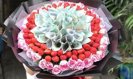 L&#224;m b&#243; hoa Valentine bằng tiền, coi chừng bị phạt