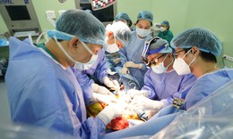 Hồi sinh nhiều sự sống mong manh nhờ làm chủ hoàn toàn ghép gan cho trẻ, xứng đáng với sự 'phó thác'...