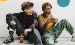 "Cai" Facebook, Instagram, Tiktok giúp giới trẻ tự tin hơn về ngoại hình