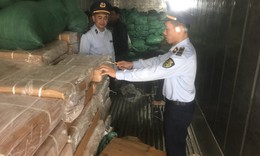 Ph&#225;t hiện gần 10 tấn thịt tr&#226;u &quot;bẩn&quot; đang tr&#234;n đường đưa đi ti&#234;u thụ