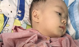 X&#243;t xa ho&#224;n cảnh b&#233; trai 13 th&#225;ng tuổi ch&#224;o đời đ&#227; bất hạnh khi kh&#244;ng c&#243; hậu m&#244;n, bị bệnh tim