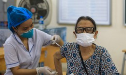 Ca COVID-19 tăng, vẫn còn nhiều nơi tiêm vaccine thấp