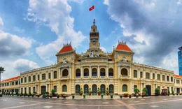 Lần đầu ti&#234;n TP.HCM tổ chức tour du lịch tham quan t&#242;a nh&#224; HĐND v&#224; UBND dịp 30/4-1/5