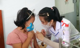 Y tế địa phương bảo đảm an to&#224;n ti&#234;m chủng
