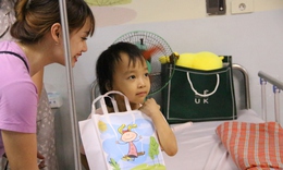 Tết Thiếu nhi đến sớm với những bệnh nhân nhí