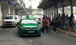 Xử l&#253; xe d&#249;, gian lận gi&#225; cước taxi tại s&#226;n bay T&#226;n Sơn Nhất