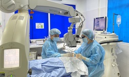 20 tuổi - thay thủy tinh thể nh&#226;n tạo lần thứ hai