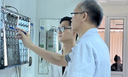 B&#233; trai 3 tuổi bị ch&#243; khoảng 40kg cắn g&#226;y tổn thương nặng v&#249;ng đầu mặt cổ