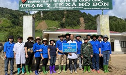 Kịp thời hỗ trợ trạm y tế ở M&#249; Cang Chải thiệt hại nặng nề do mưa lũ