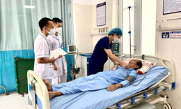 Cứu sống người bệnh suy h&#244; hấp k&#232;m di chứng đột quỵ n&#227;o liệt nửa người