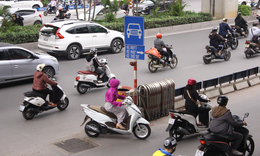 Tháo bỏ dải phân cách cứng trên đường Nguyễn Trãi sau 1 năm thí điểm 