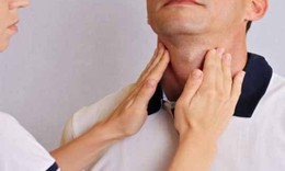 U nang tuyến giáp có thực sự lành tính? Dấu hiệu cảnh báo ung thư tuyến giáp