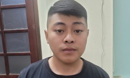 Đang đi tr&#234;n cầu, một thanh ni&#234;n bất ngờ bị bắn tr&#250;ng vai