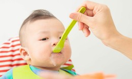 Dinh dưỡng cho từng giai đoạn ph&#225;t triển của trẻ