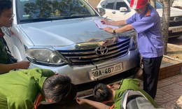 X&#237;ch m&#237;ch trong cuộc rượu, l&#225;i xe &#244; t&#244; t&#244;ng bạn nhậu nhập viện