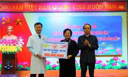 Hội Bảo trợ bệnh nh&#226;n ngh&#232;o Quảng B&#236;nh mang m&#243;n qu&#224; &#253; nghĩa đến với bệnh nh&#226;n chạy thận