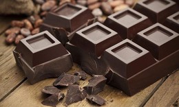 C&#243; n&#234;n giảm c&#226;n bằng chocolate đen?