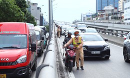 H&#224; Nội xử l&#253; nghi&#234;m những vi phạm khiến giao th&#244;ng &#249;n tắc giờ cao điểm