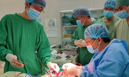 Ghép chi thành công 'cứu' cánh tay bị ròng rọc cuốn đứt lìa