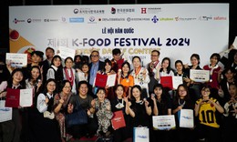 Rực rỡ sắc màu ẩm thực và âm nhạc với Lễ hội K-Food tại Con tàu tri thức HIU