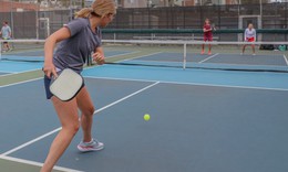 5 lợi &#237;ch cho sức khỏe khi chơi pickleball bạn đ&#227; biết chưa?