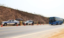 CSGT mật phục tr&#234;n tuyến cao tốc xảy ra tai nạn 5 người thương vong
