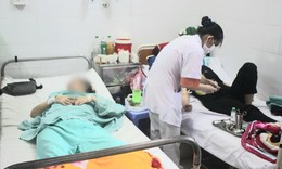 Bộ Y tế v&#224;o cuộc vụ nghi ngộ độc thực phẩm khiến 222 người phải nhập viện sau ăn cơm g&#224; ở Nha Trang