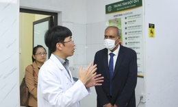 Chủ tịch Hội Đột quỵ thế giới ấn tượng về hệ thống cấp cứu đột quỵ tại Việt Nam