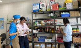 Sau vụ hơn 300 người ngộ độc v&#236; ăn cơm g&#224;, Kh&#225;nh H&#242;a siết chặt quản l&#253; an to&#224;n thực phẩm