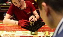 Gi&#225; v&#224;ng h&#244;m nay ng&#224;y 8/3 đột ngột giảm s&#226;u rồi lại tăng