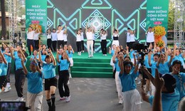 VIDEO: Thứ trưởng Bộ Y tế nhảy flashmob k&#234;u gọi người d&#226;n tập luyện n&#226;ng cao sức khỏe