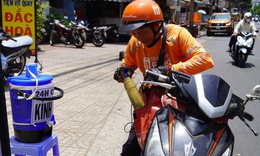 Những bình nước nghĩa tình 'giải nhiệt' nắng nóng ở TPHCM