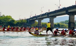 Hơn 500 tay đua tranh t&#224;i tr&#234;n s&#244;ng Gianh