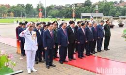 C&#225;c đồng ch&#237; l&#227;nh đạo Đảng, Nh&#224; nước v&#224;o Lăng viếng Chủ tịch Hồ Ch&#237; Minh