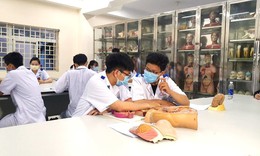 Điểm chuẩn c&#225;c trường đại học khối ng&#224;nh Y Dược năm qua