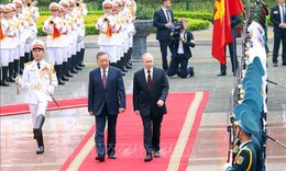 Chủ tịch nước T&#244; L&#226;m chủ tr&#236; lễ đ&#243;n ch&#237;nh thức Tổng thống Li&#234;n bang Nga Vladimir Putin