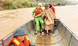 Vẫn chưa t&#236;m thấy hai mẹ con bị nước lũ cuốn tr&#244;i ở L&#224;o Cai