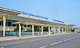 H&#224;nh kh&#225;ch tung tin c&#243; lựu đạn trong vali, một chuyến bay bị ho&#227;n