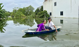 V&#249;ng &#39;rốn lũ&#39; huyện Chương Mỹ, H&#224; Nội c&#244; lập trong biển nước