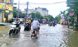 Nguy&#234;n nh&#226;n n&#224;o khiến H&#224; Nội cứ mưa lớn l&#224; ngập?