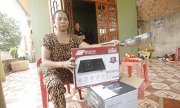 Nhiều người dân đến ủy ban xã cầu cứu vì nghi ngờ mua phải sản phẩm 'dởm' từ hội thảo