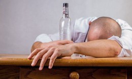 Xử trí ngộ độc rượu như thế nào?