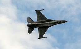 F-16 Ukraine chỉ mang được 4 t&#234;n lửa?