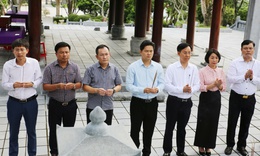 Thứ trưởng Bộ Y tế d&#226;ng hương tưởng niệm Đại danh y Hải Thượng L&#227;n &#212;ng