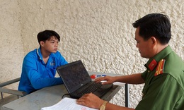 Đang tại ngoại v&#236; &#225;n lừa đảo, nam thanh ni&#234;n tiếp tục đi cướp