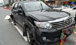 Hà Nội: Tài xế điều khiển ô tô nổ 2 lốp vẫn đi ngược chiều tại vành đai 3