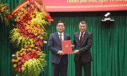 &#212;ng Nguyễn Đ&#236;nh Trung giữ chức B&#237; thư Th&#224;nh ủy Huế