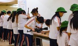 Trường Chuy&#234;n H&#224; Nội – Amsterdam xuống cấp nghi&#234;m trọng, c&#244; tr&#242; bất an